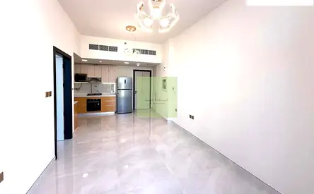Unfurnished 1 BR| Equipped Kitchen| Vacant Unit