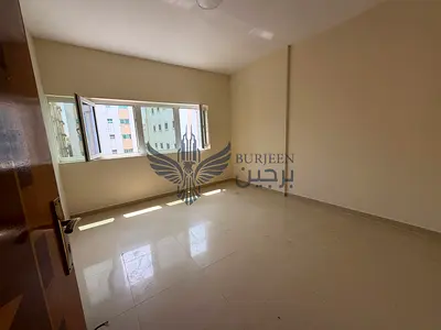 READY TO MOVE STUDIO SEPRAT KICHEN CENTER AC &GAS