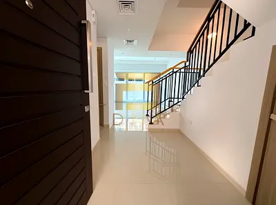 Brand New Closed Kitchen Back to Back