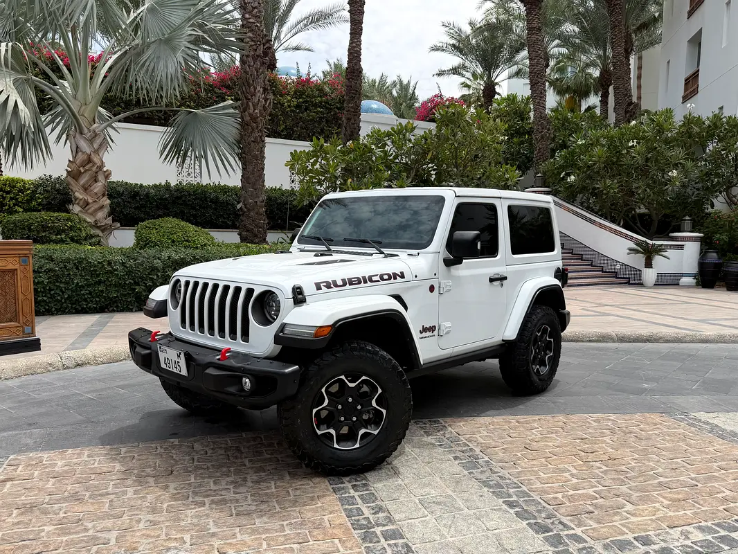 Jeep Wrangler 2023 — photo 1 of 16