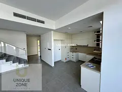 NEAR PARK | SINGLE ROW | READY TO MOVEIN