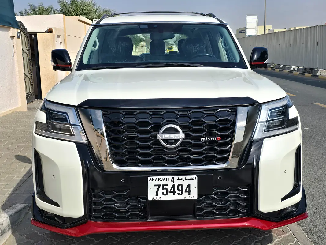Nissan Armada 2018 — photo 1 of 15