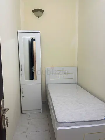 Executive Male partition available in Al Nahda near Stadium Metro @1200