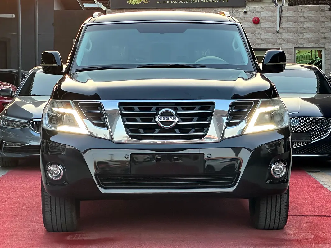 Nissan Patrol 2018 — photo 1 of 16