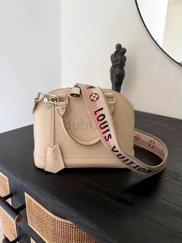 Louis vuitton women handbag