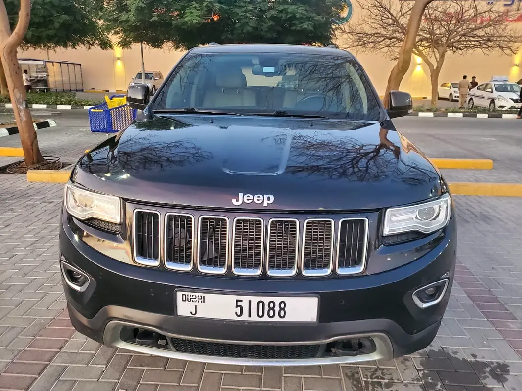 Jeep Grand Cherokee 2015 — photo 1 of 14