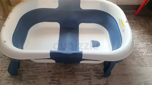 Foldable Baby Bath Tub with Temperature and Non-Slip Support — Blue/White