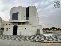 Townhouse villa for sale in Al-Haliyo, corner location on two streets, at an excellent price includi