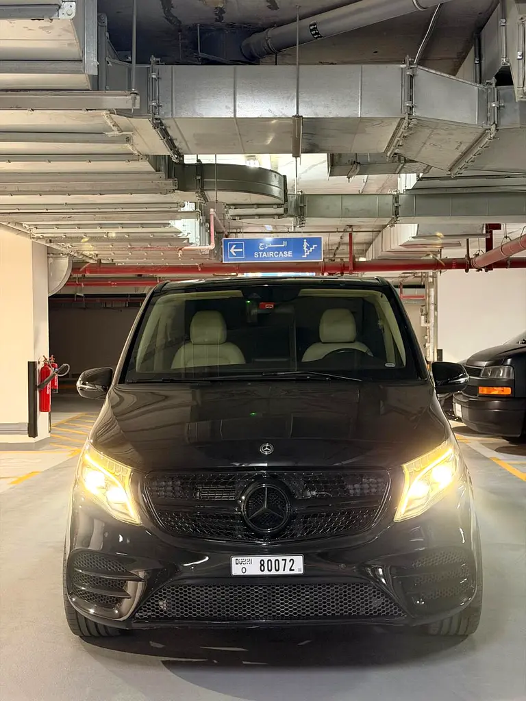 Mercedes-Benz V-Class 2020 — photo 1 of 7