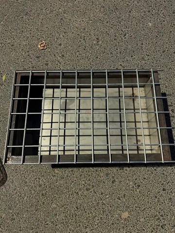 BBQ Grill Tray for Sale – Excellent Condition ( never used )