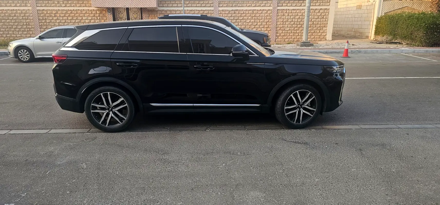 Bestune T99 2023 — photo 1 of 9
