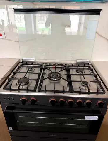 Toshiba Stainless Steel 5-Burner Gas like new Cooker with Oven - Good Condition