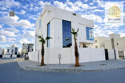 فيلا فاخره شامل مياه وكهرباء ومكيفات ومصعد موقع مميز تملك حر قابل للتفاوض