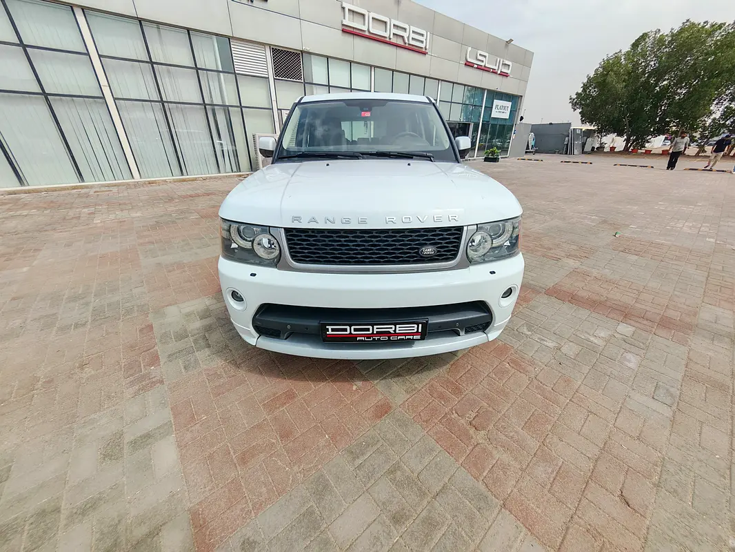 Land Rover Range Rover Sport 2011 — photo 1 of 10