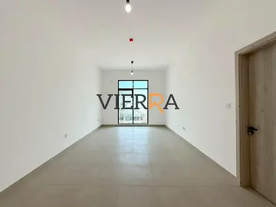 Spacious 1BR Apartment | Large Layout | Closed Kitchen |