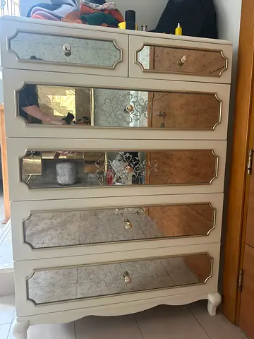 Cream Mirrored 5-Drawer Dresser - Classic Design