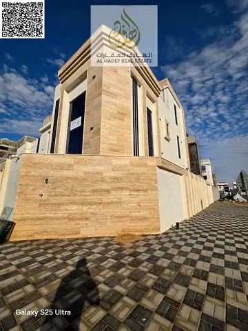 فيلا زاوية | 7 غرف ماستر | 9 حمامات | صالتين | مجلس | مطبخ رئيسي + تحضيري | مخزن | غرفة غسيل | روف | باركن داخلي | خزائن بالحائط | شامل الماء والكهربا