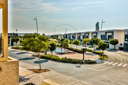 √Single Row Semi Corner | Vacant | Near the Gate√