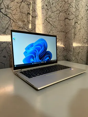 Ultra Slim TOUCHSCREEN 11th Generation 512 Gb Ssd 16 Gb ram Very clean