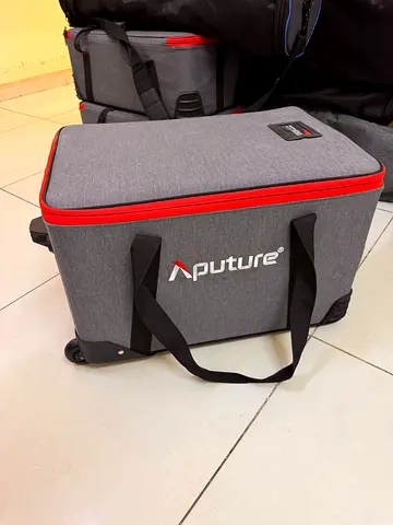 Aputure 600 d new with trolley box