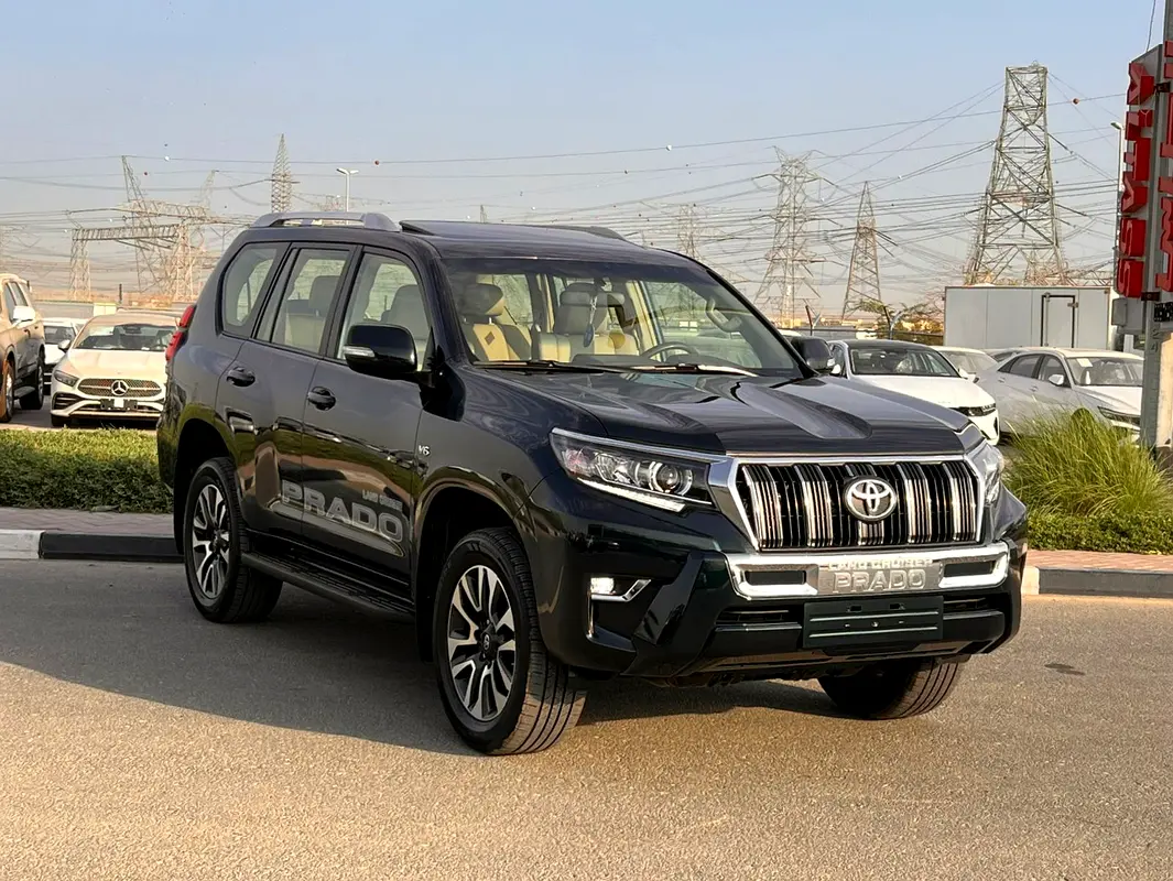 Toyota Prado 2022 — photo 1 of 19