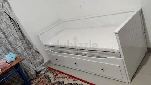 Ikea Hamnes daybed with storage drawers and mattress new one