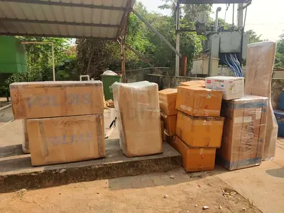 Al Kazad Safe Movers Removals Bubble Packing safe handling and disposal Furniture Removals