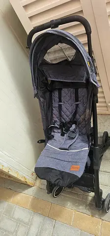 Lightweight compact baby stroller in good condition