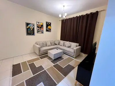 شقة غرفة وصالة أول ساكن للإيجار الشهري – مويلح، الشارقة | شامل الإنترنت