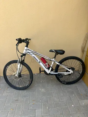 Childrens white mountain bike, 20-inch, good condition