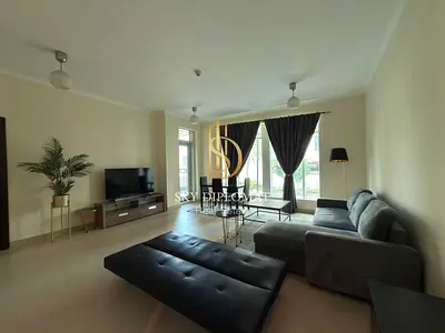 Large Layout l Bright Layout l Ready to Move In