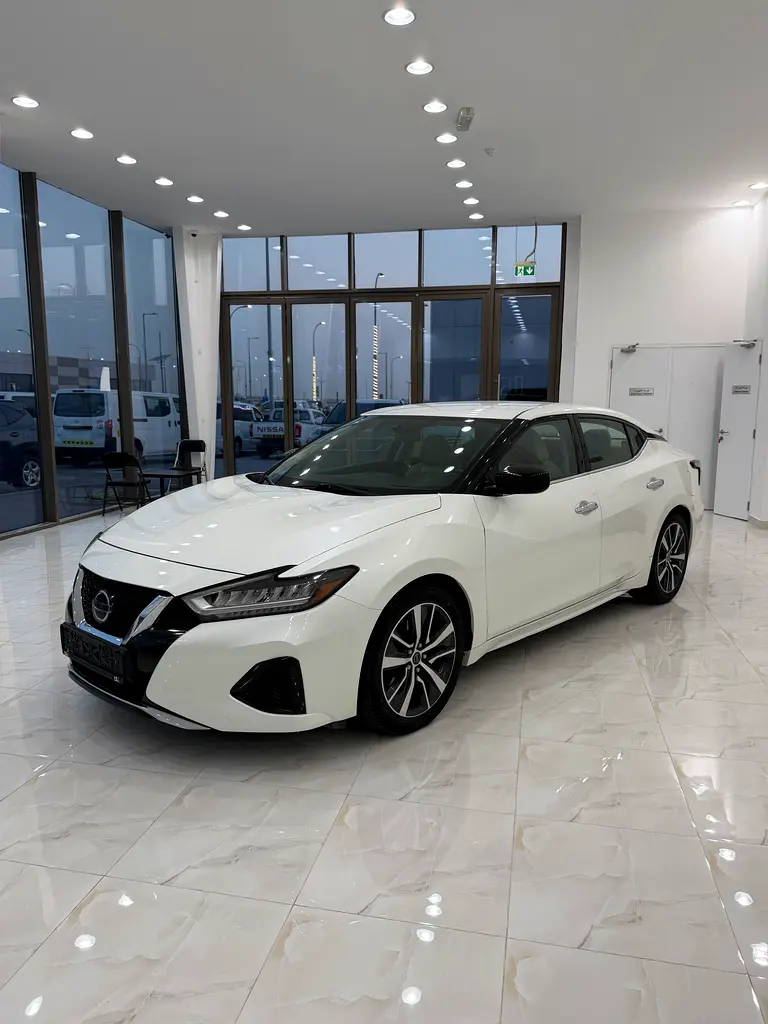 Nissan Maxima 2020 — photo 1 of 7