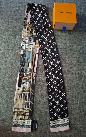 ✨ FOR SALE: Authentic Louis Vuitton Bandeau ✨ ​Model: Monogram Around the World (2021 Collection)