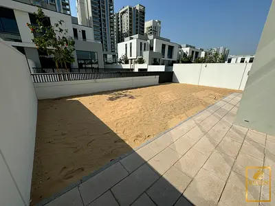 Spacious 4-Bed + Maids | Brigth and Spacious | Al Furjan