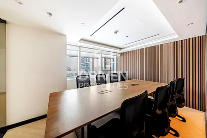 Close to Metro | Vacant Office and Furnished