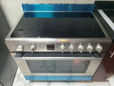 Bosch Series 8 Electric Ceramic Cooker with Oven 90CM - Good Condition