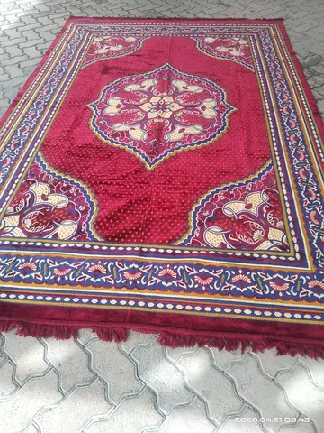 Carpet for sale size is 200X300CM - Good Condition
