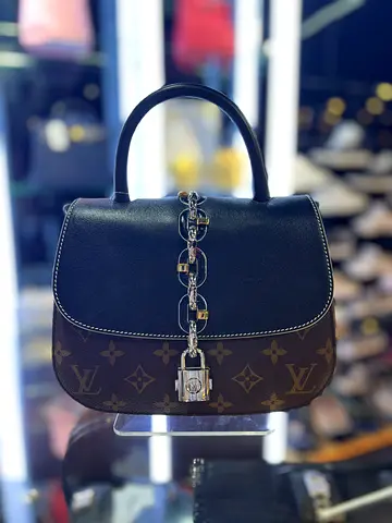 Louis Vuitton Monogram Empreinte The Pool Petit Sac Plat - black/Monogram, Excellent Condition