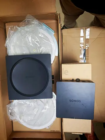 Sonos amplifier with 2 pc jbl speakers
