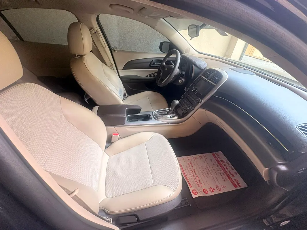 Chevrolet Malibu 2016 — photo 1 of 16