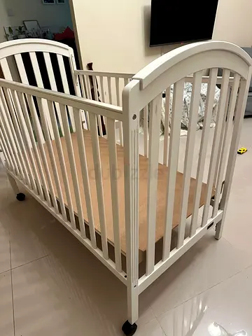 Juniors Brand White Wooden Baby Crib — Good Condition