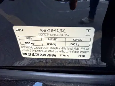 2017 Tesla MODEL S — фото 8