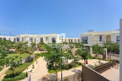 Single Row | Close to Pool & Park | Brand New