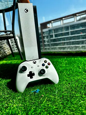 Xbox One S (White) Console - Good Condition