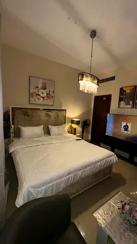 FULLY FURNISHED AND READY TO MOVE IN MASTER BEDROOM FOR DECENT WORKING CLASS ONLY