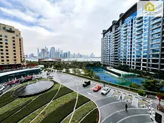 Seaside Serenity: Studio Apartment with Spectacular Sea Views in Seven Palm Residences