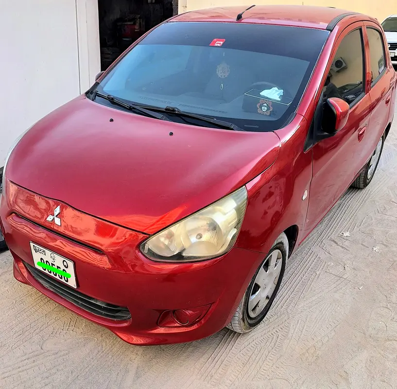Mitsubishi Mirage 2014 — photo 1 of 7