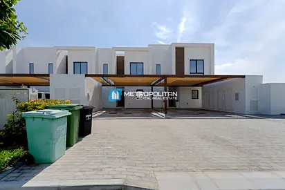 2 Bedroom Townhouse | Maids Room | Well Maintained