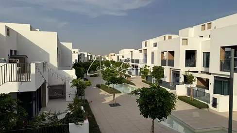 Stunning 4-Bed TH | Family-Friendly Community