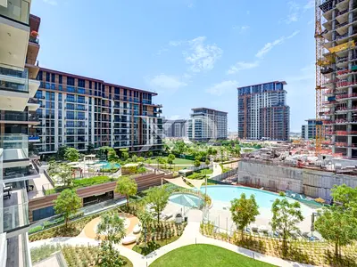 Vacant | Spacious Unit | Pool - Park View